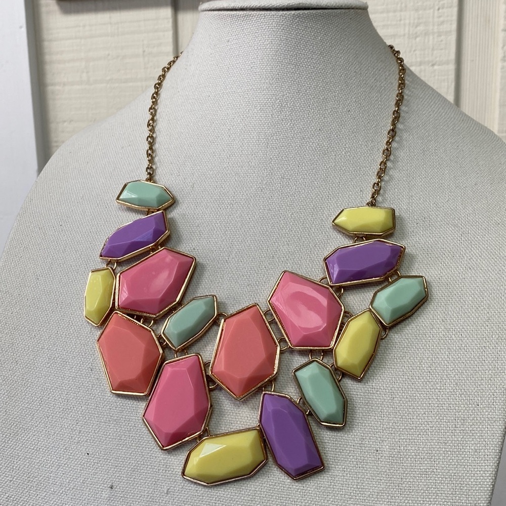 Stunning pastel flat faceted stone drippy statement necklace